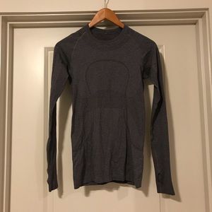 Lululemon long sleeve swiftly. size 6